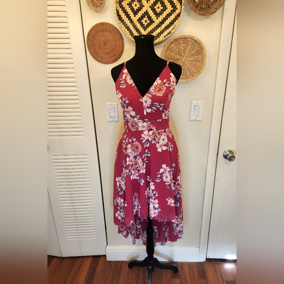 LAST ONE! High-low Floral Dress With Lace Back - Picture 2 of 11